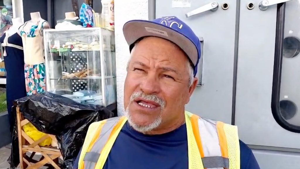 VIDEO: «Un casco sudado de una cabeza a otra»: Motoconchistas se oponen a disposición de Intrant