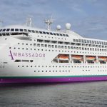 Por muerte de pasajero, confinan 1700 personas por casos de gastroenteritis en un crucero en Burdeos