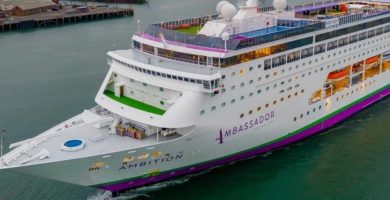 Confirman brote de gastroenteritis en crucero con 1,700 personas confinadas en Burdeos