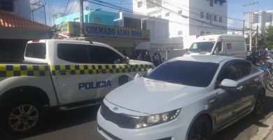 ¡Crimen atroz! Hombre mata expareja y se dispara cerca de Fiscalía de Violencia de Género