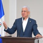 Ricardo de los Santos espera detalles del acuerdo con EE.UU. para fijar posición