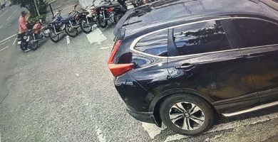VIDEO: ¡Insólito! roban motocicleta de parqueo de la Policía en San Francisco de Macorís