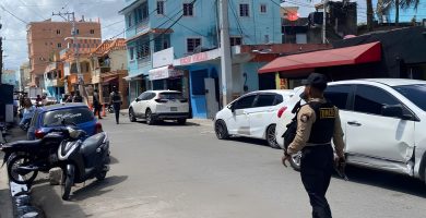 Autoridades allanan la 42 de Capotillo: Cocaína, marihuana y crack ocupados y al menos siete arrestados