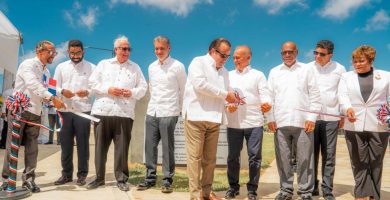 Gobierno inaugura la Plaza Constitución en la Ciudad Juan Bosch