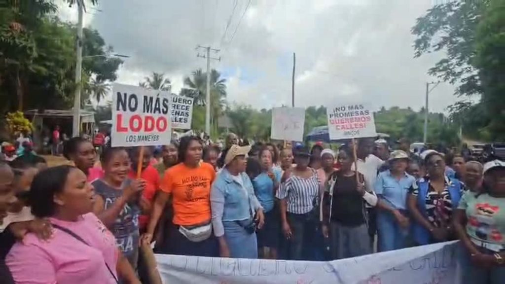 Protestan en el Higüero en demanda de arreglo de calles