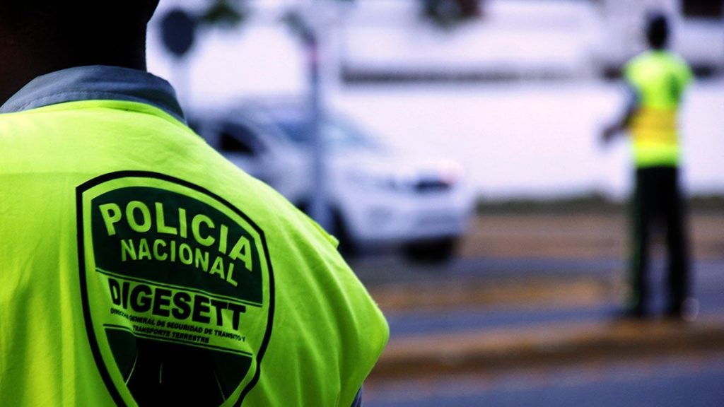 Agente de la DIGESETT habría herido de bala a motoconchista en Santiago