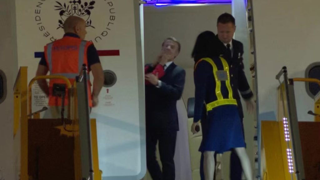 Revelan bofetada a presidente de Francia por parte de su esposa habría sido por charla con actriz