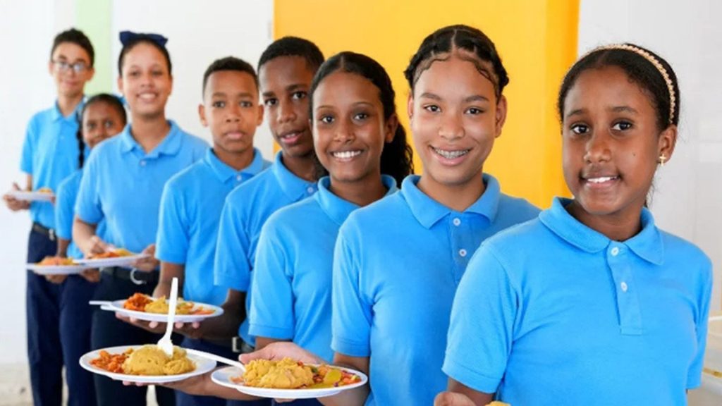 Familias dominicanas ahorran más de RD$82,000 millones al año por Programa de Alimentación Escolar