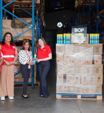 ¡Golpe al dengue! McBride dona más de 1,600 insecticidas BOP a la Cruz Roja Dominicana
