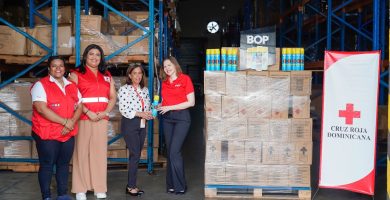 ¡Golpe al dengue! McBride dona más de 1,600 insecticidas BOP a la Cruz Roja Dominicana