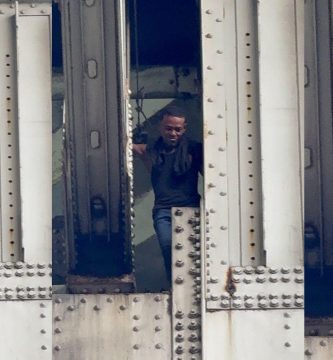Apresan hombre que se encontraba atrincherado en el Puente Juan Bosch tras persecución policial