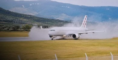 VIDEO: Avión con 132 pasajeros se sale de la pista al despegar en Croacia; no hay heridos