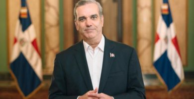 Presidente Luis Abinader arribó a Miami para recibir el premio Campeón de la Libertad
