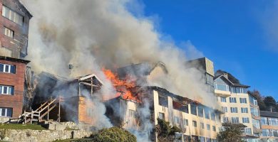 VIDEO: Se incendia hotel turístico de Bariloche, Argentina; no hay heridos de gravedad