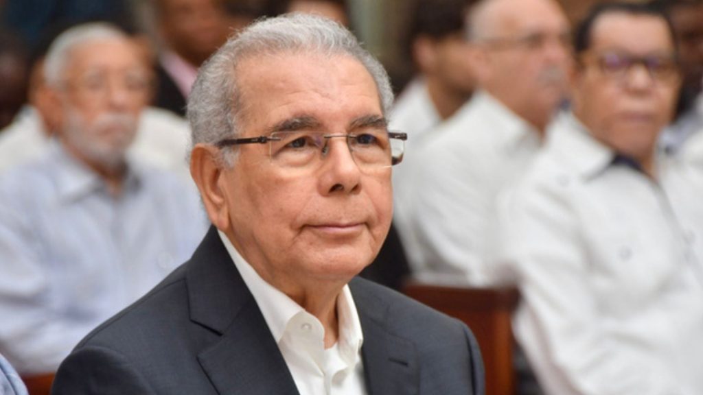 VIDEO: «Con el PLD se vivía mejor», asegura Danilo Medina