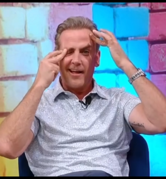 ¡No fue bótox! Carlos Ponce revela el accidente médico que cambió su rostro para siempre