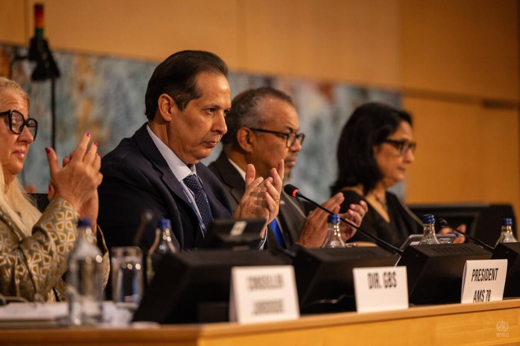 Ministro de Salud propone abrir el debate sobre medicinas de alto costo y la salud mental como prioridad internacional