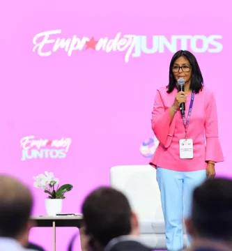 Delcy Rodríguez insiste a Trump por el cese de sanciones en nueva caminata por Venezuela