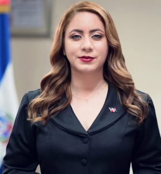 Ministra de la Mujer dice estar preocupada por desigualdad para la mujeres incursionar en la política