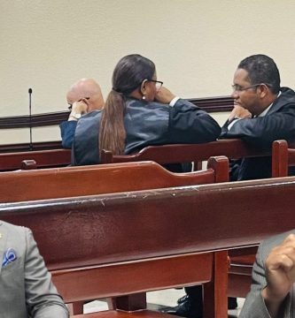 Condenan a Ángel Martínez a tres meses de prisión suspendida y RD$2 MM por difamación contra Gory Moya