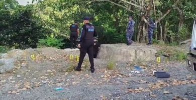 VIDEO: Hallan dos cuerpos con varios impactos de bala en barranco de la carretera La Vega-Jarabacoa