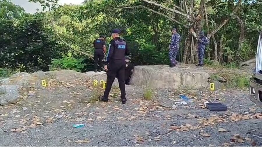 VIDEO: Hallan dos cuerpos con varios impactos de bala en barranco de la carretera La Vega-Jarabacoa