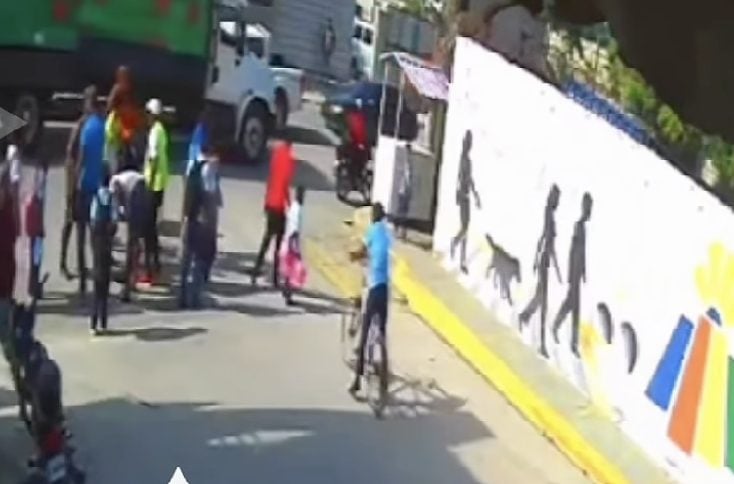 Niña cae en drenaje sin tapa al salir de escuela en SDE