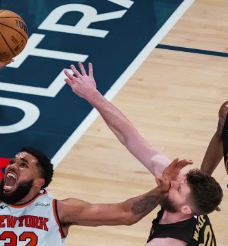Dominicano Karl-Towns brilla en triunfo épico de Knicks ante Cavaliers