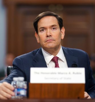Rubio acusa a la élite cubana de vivir con lujos mientras el pueblo pasa apagones