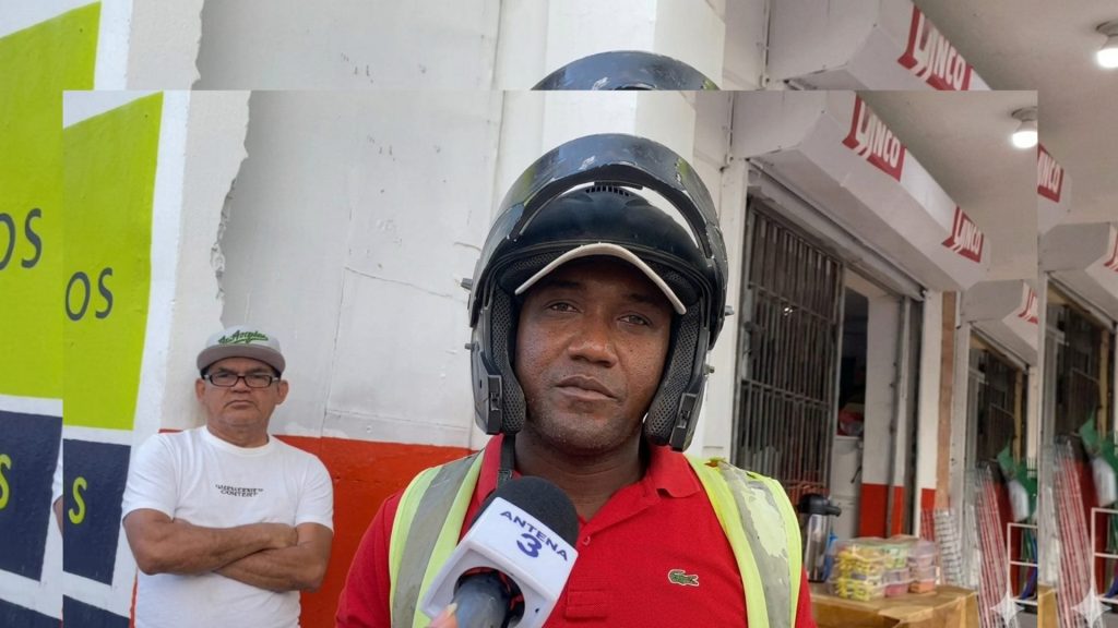 Rescatan sana y salva a niña que cayó en una alcantarilla sin tapa en Brisas del Este