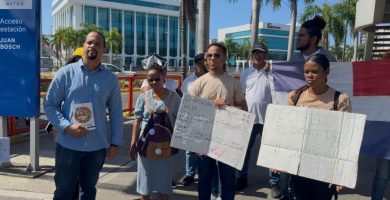 Cientos de profesores marchan para exigir transparencia en la evaluación docente