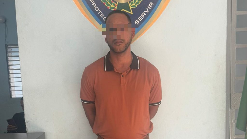 Policía apresa hombre acusado de agredir sexualmente a una menor en Los Guaricanos, SDN