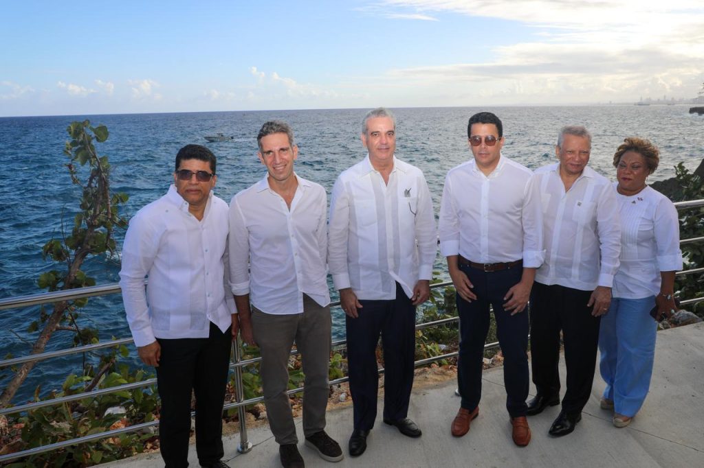 Abinader y Collado inauguran segunda etapa del Malecón de Santo Domingo Este