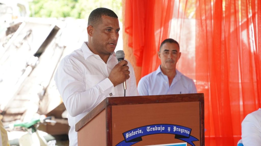 VIDEO: Alcalde de Las Charcas continuará en funciones tras mediación de Liga Municipal y FEDOMU