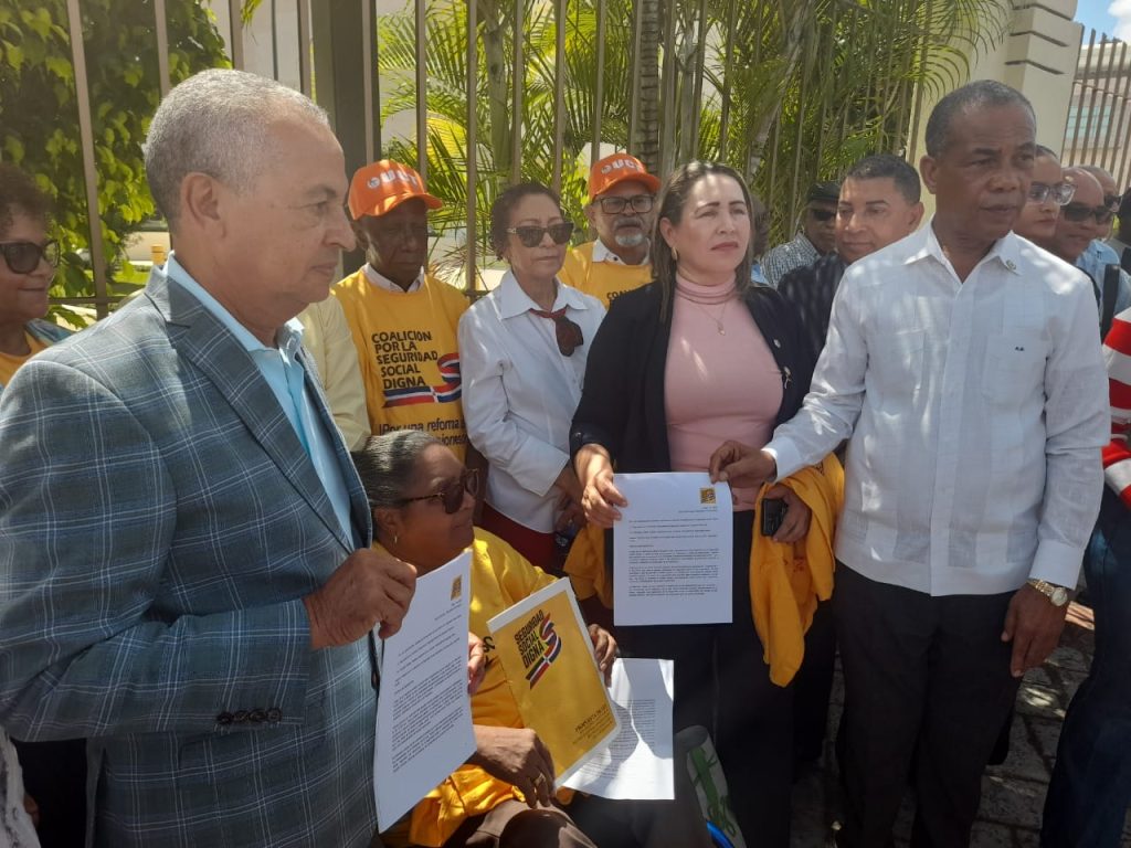Coalición por la Seguridad Social vuelve al Congreso Nacional para discutir modificación de la ley