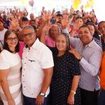 Madres de Nagua reciben electrodomésticos y lentes en actividad de Fundación Oviedo