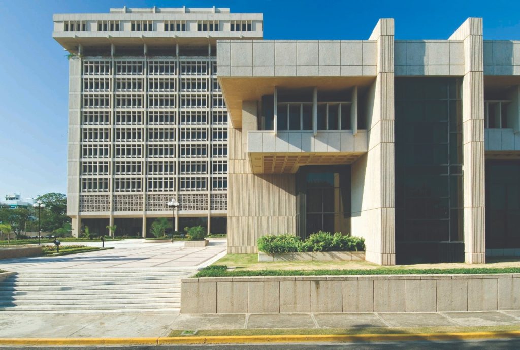 Economía dominicana crea 118,631 nuevos empleos en primer trimestre de 2026, según el BCRD