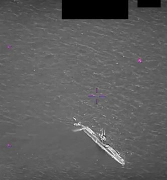 El Pentágono publica imágenes de ovnis rondando submarino estadounidense