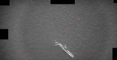 El Pentágono publica imágenes de ovnis rondando submarino estadounidense