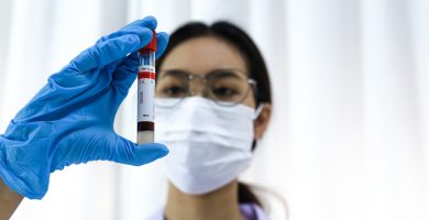 Neumólogos advierten confusión entre gripe y COVID-19 estaría aumentando contagios
