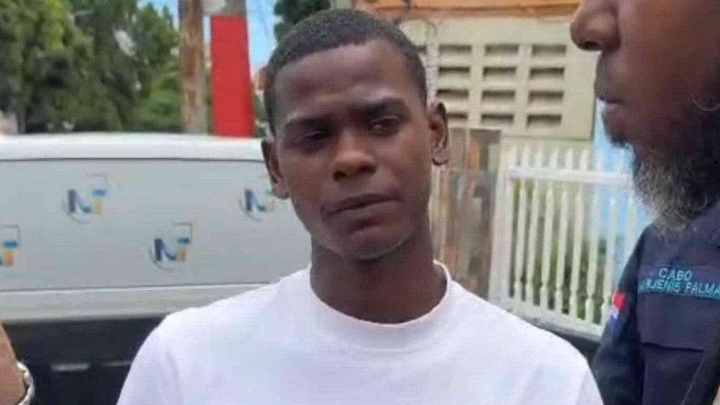 Aplazan coerción contra “Negro Malo” por agresión a conductor de autobús escolar