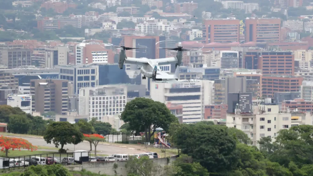 Aeronaves de Estados Unidos realizan maniobras aéreas sobre Caracas