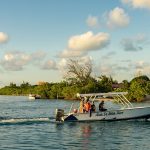 Lancha pierde el control y causa tensión en muelle de Caye Caulker