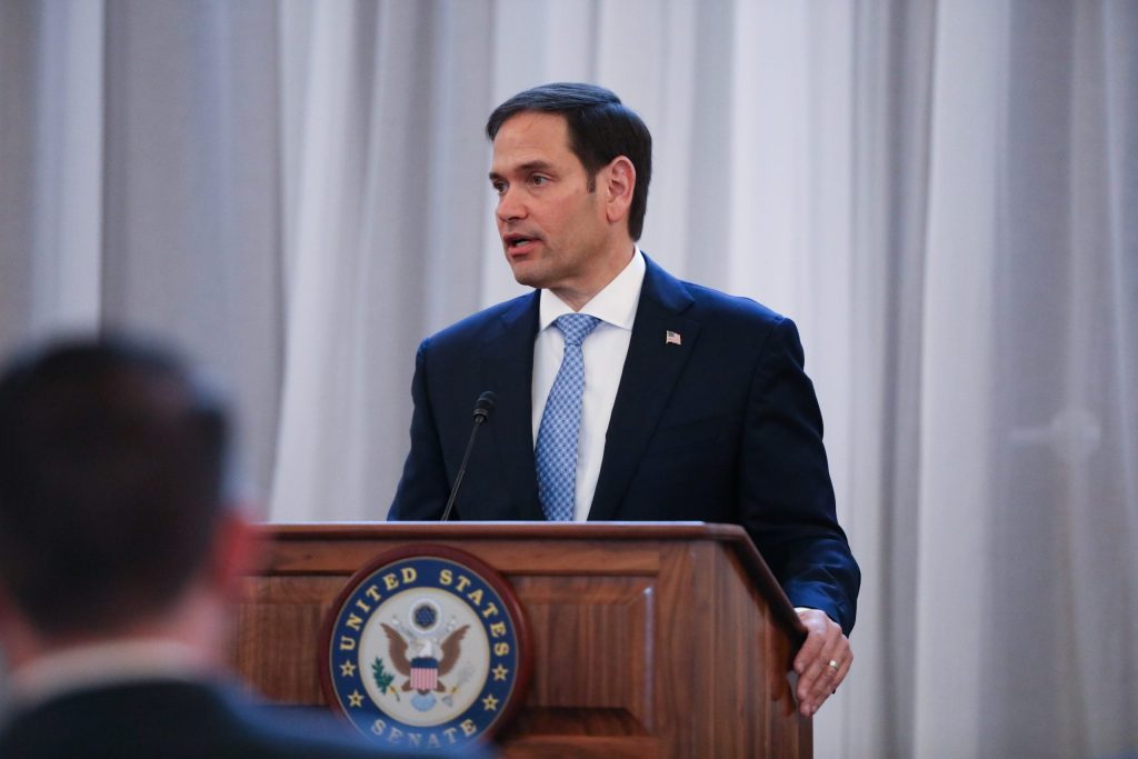 Rubio prevé “buenas noticias” sobre estrecho de Ormuz e Irán en las próximas horas