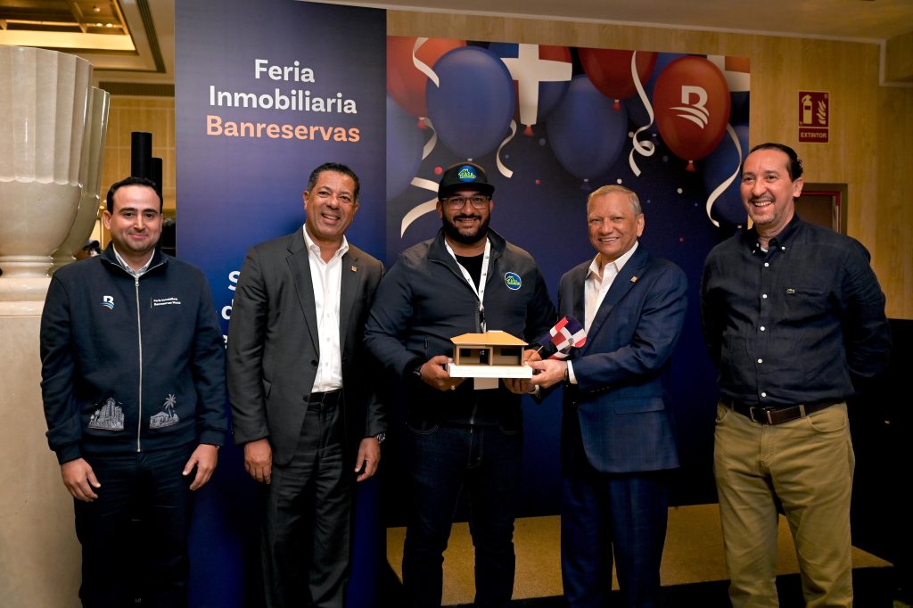 Banreservas reconoce en Madrid a inmobiliarias y desarrolladores destacados por resultados de feria inmobiliaria en EEUU
