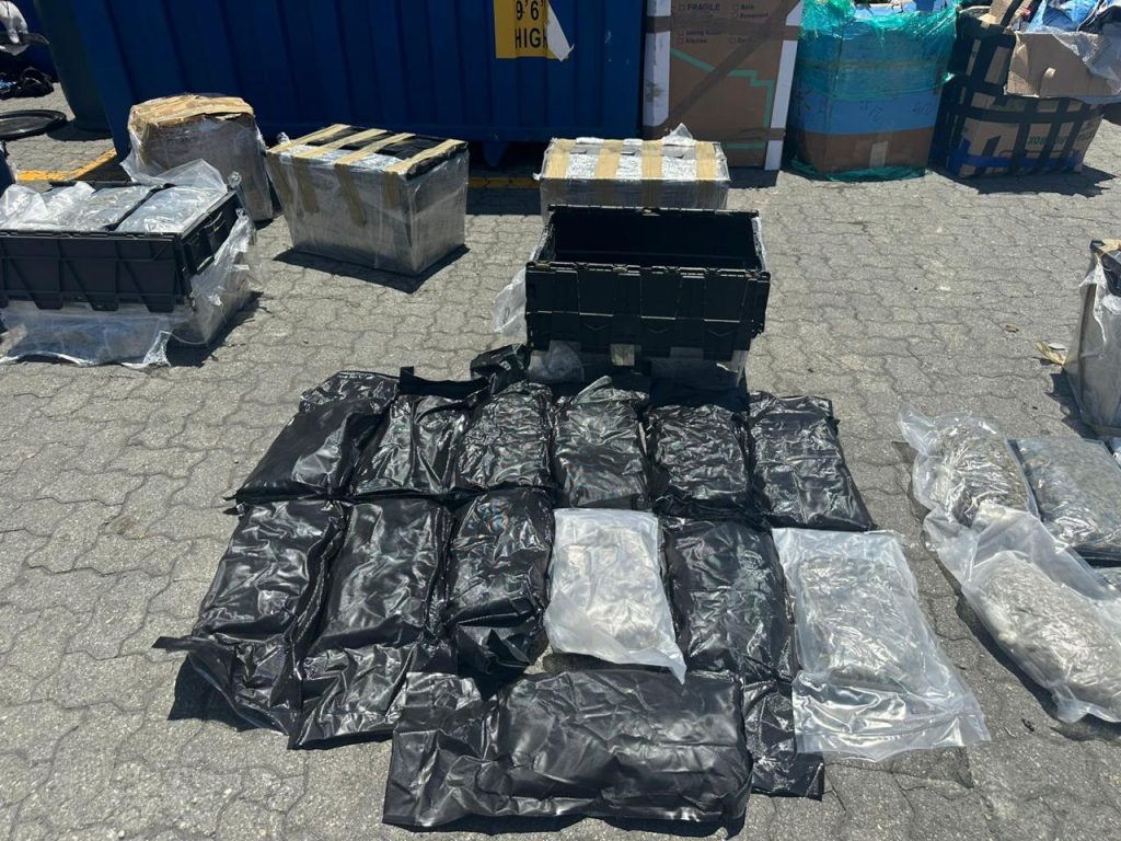 Autoridades intervienen 133 paquetes de marihuana en Puerto de Haina Oriental