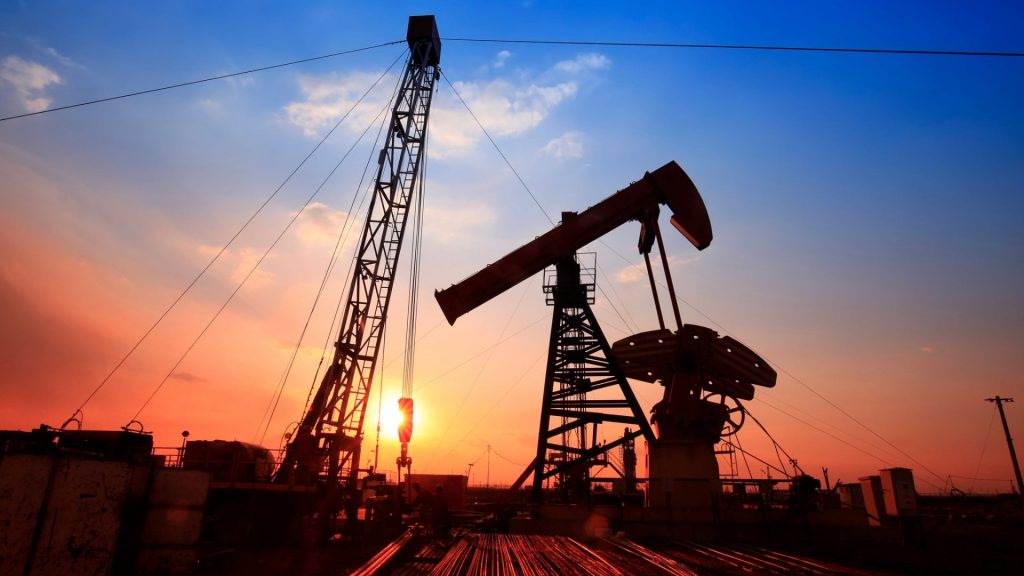 Banco Central prevé alza de 900 millones de dólares en costos del petróleo