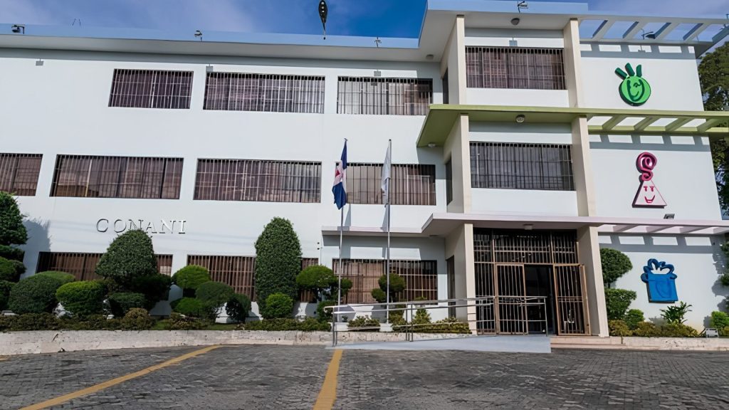 Conani suspende a personal administrativo por muerte de adolescente