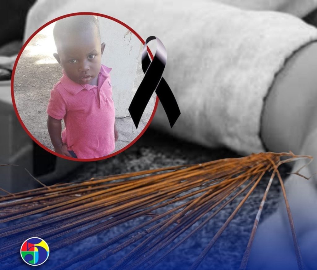 Muere niño de dos años tras caer desde segundo piso e impactar contra una varilla en Moca