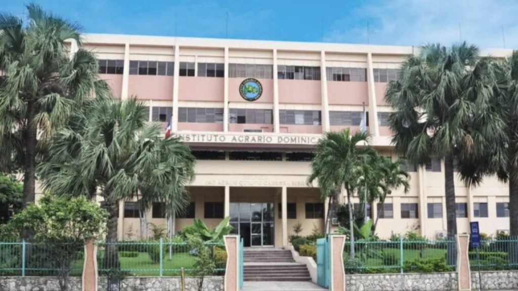 Aclaran que maquinarias son del Instituto Agrario Dominicano, no de empresa minera